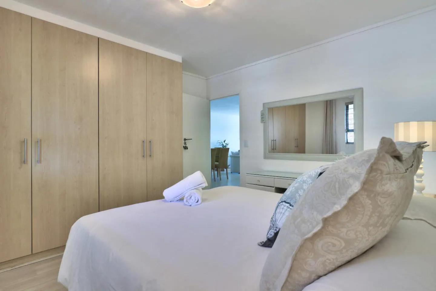 Stylish Sea-facing With Underground Parking Apartamento