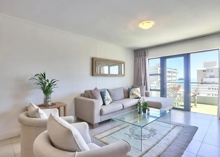 Stylish Sea-Facing Apartment With Underground Parking