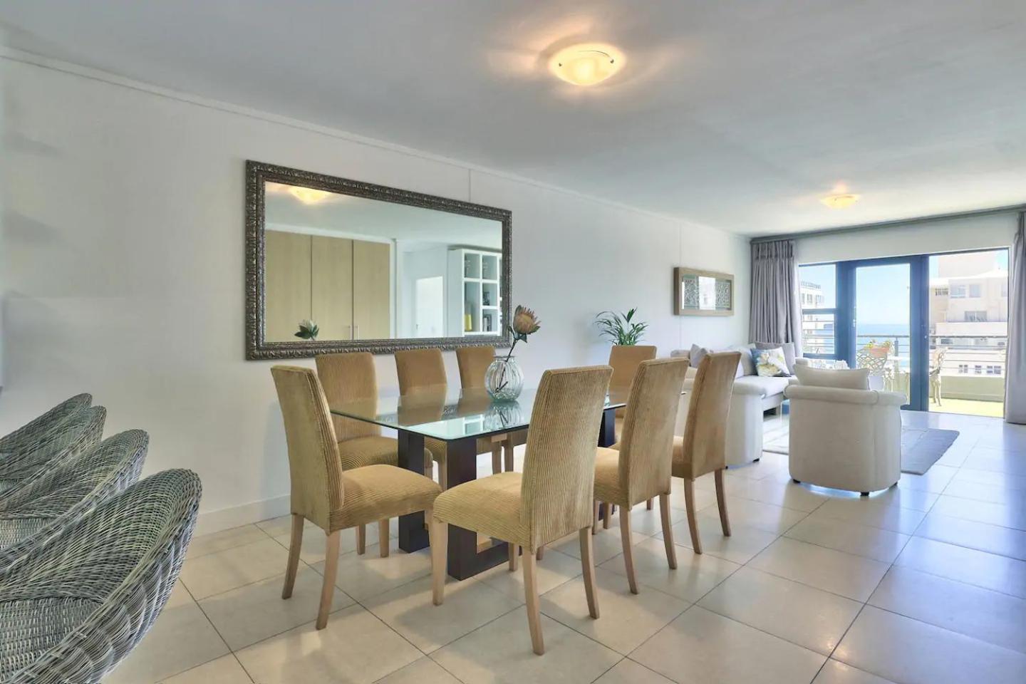 Stylish Sea-facing With Underground Parking Apartment Cape Town