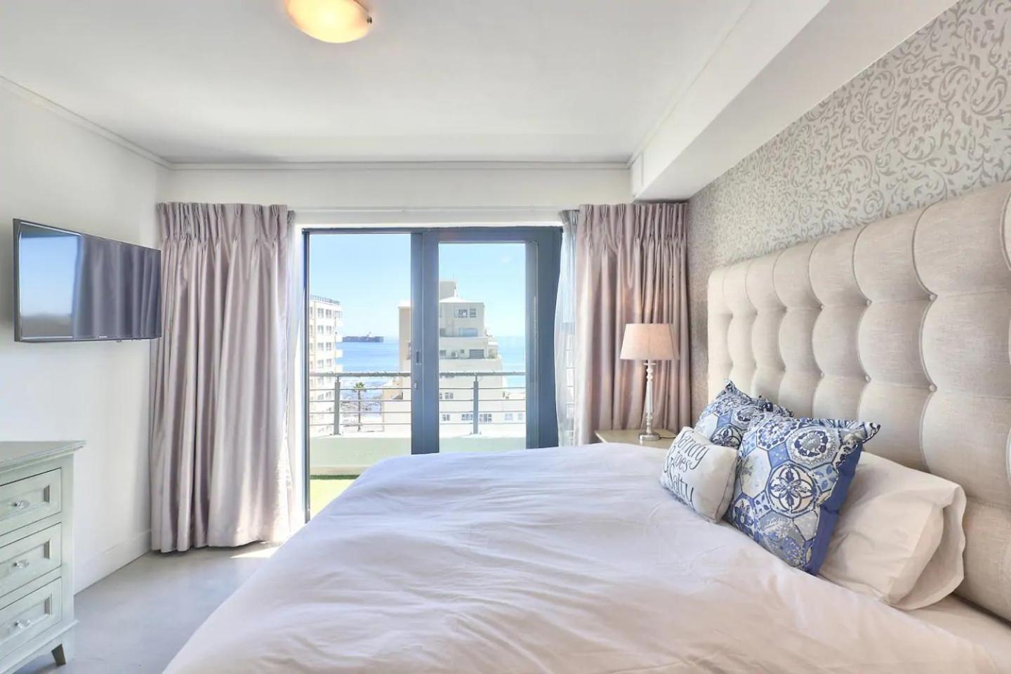 Stylish Sea-facing With Underground Parking Apartment *